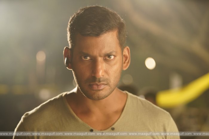 మెస్మ‌రైజింగ్ `హ‌ర్లా ఫర్లా` సాంగ్‌తో ఆక‌ట్టుకుంటోన్న యాక్ష‌న్ హీరో విశాల్ `చ‌క్ర`